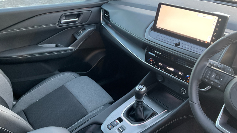 Nissan Qashqai 1.3 DiG-T MH N-Connecta 5dr Petrol Hatchback